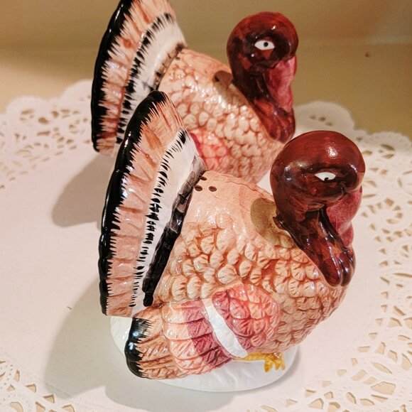 Vintage Ceramic Turkey Salt And Pepper Shakers, Thanksgiving Holiday Tablescape - Picture 7 of 9